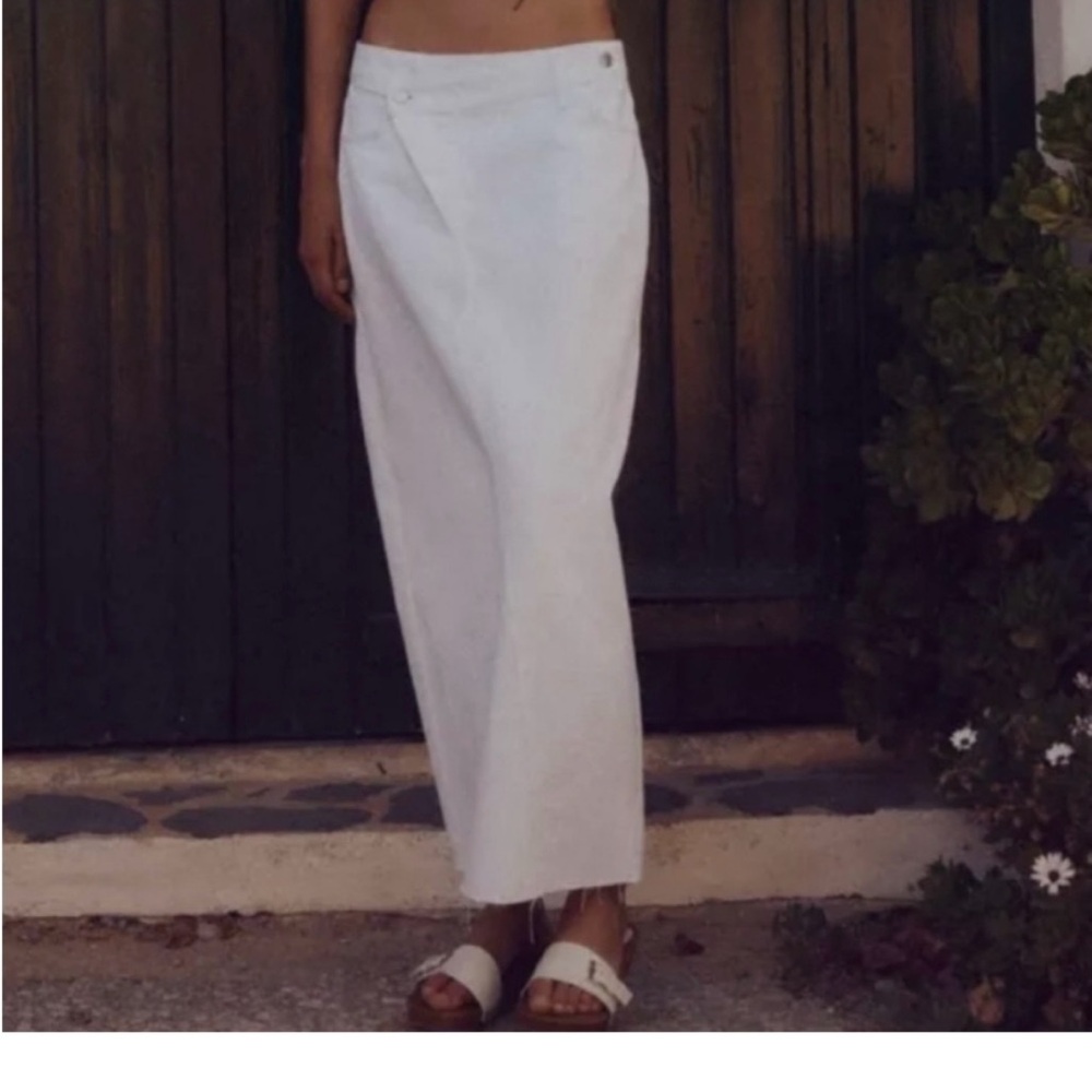NWOT Zara White Casual Denim Skirt